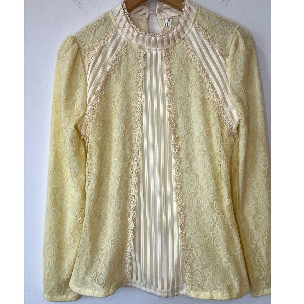 SansoiSan Lace Blouse Womens M Cream Victorian Cottagecore Romantic NWT